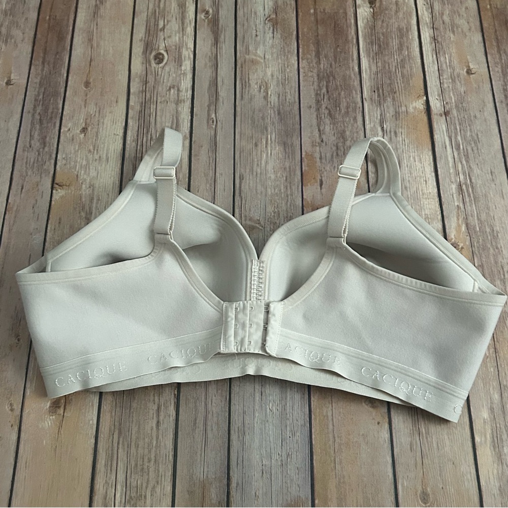 Cacique Bra | Size 42C - Picture 4 of 5